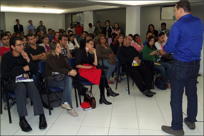 Palestra do jornalista Roberto Cabrini na Tracto.