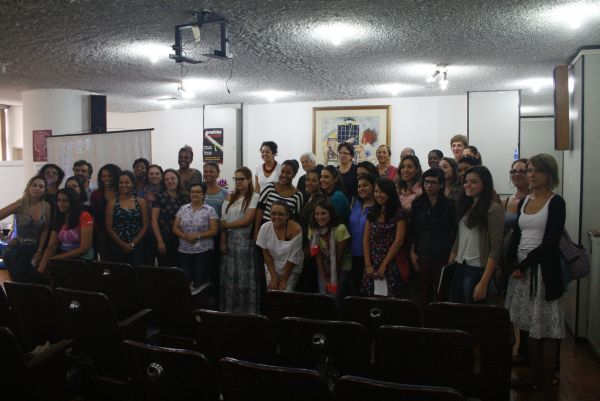 Ao final do evento, as participantes posaram para uma foto. Foto: Emílio Coutinho.