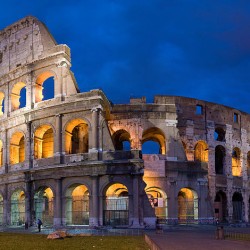 800px-Colosseum_in_Rome,_Italy_-_April_2007